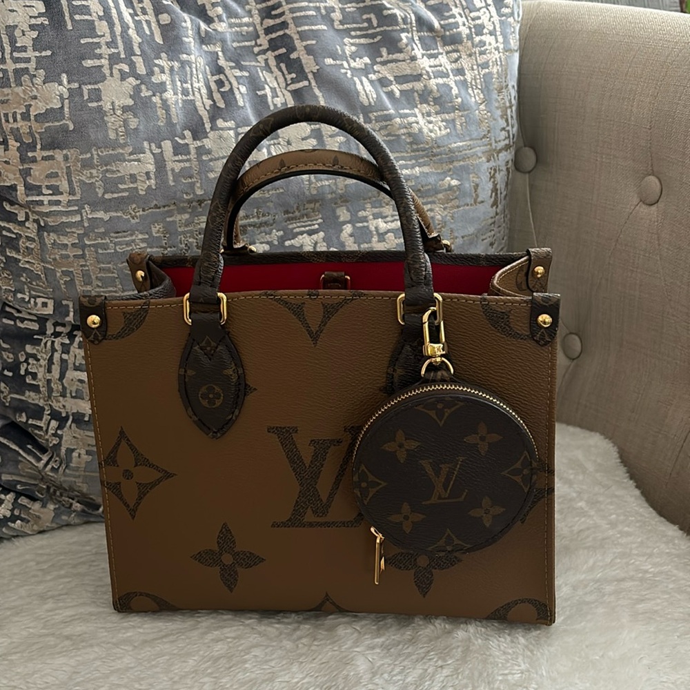Louis Vuitton OnTheGo PM